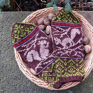 Squirrels Mittens