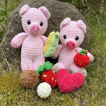 Pig holding Things