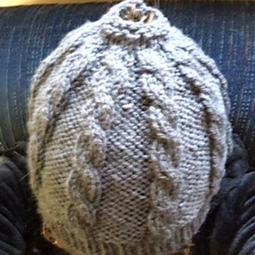 Lori's Ponytail Cable Hat