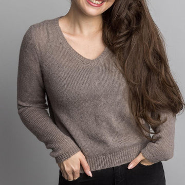Classic alpaca sweater with V-Neck