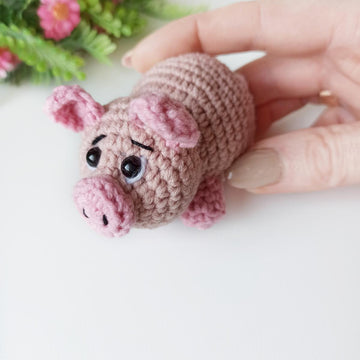 Little pig toy amigurumi pattern