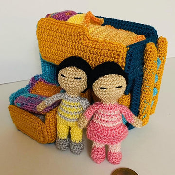 Amigurumi dollhouse double bed