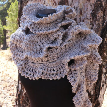 Chunky Crochet Ruffle Scarf "Troodos"