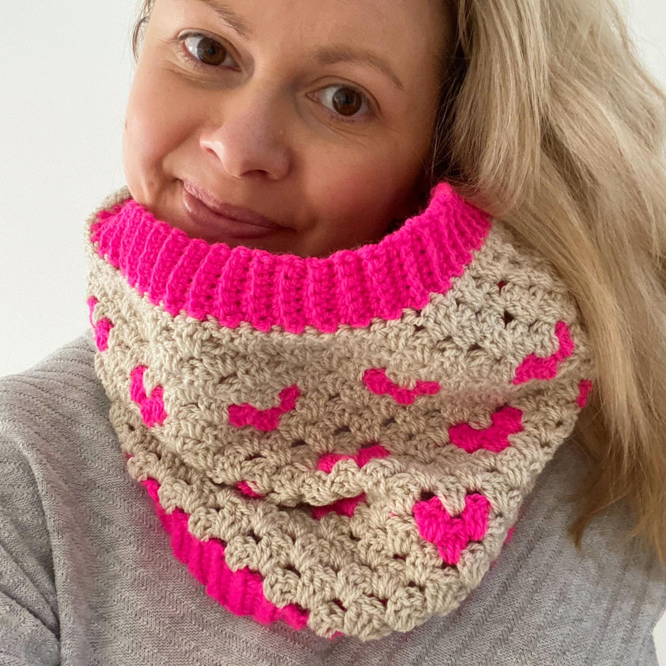 Mini Hearts Cowl