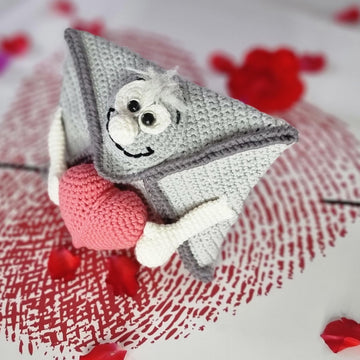 Love letter with heart crochet pattern gift idea