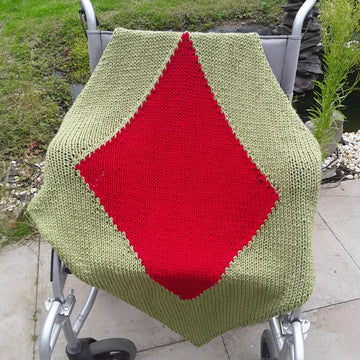 2 tone diamond lap blanket