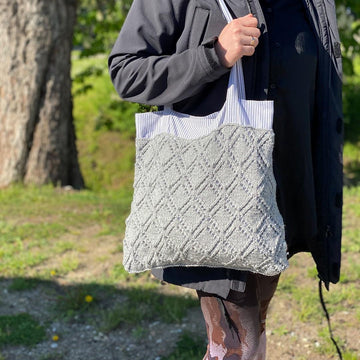 Ruke Tote bag