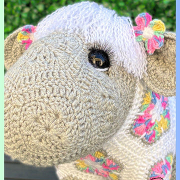 Ewelizabeth The African Flower Sheep