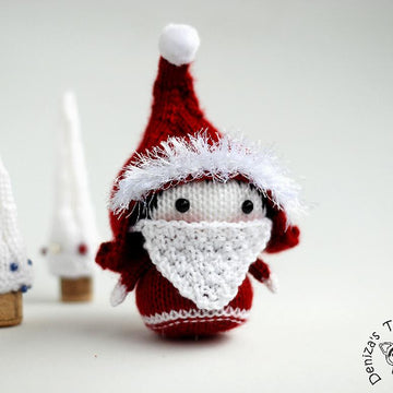 Small Santa Gnome. Tanoshi family Toy.