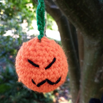 Crochet halloween wreath and bunting