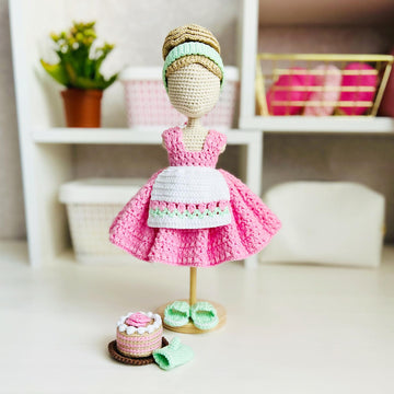 Amigurumi doll, crochet doll with clothes, doll dress crochet pattern, Miss 1950s