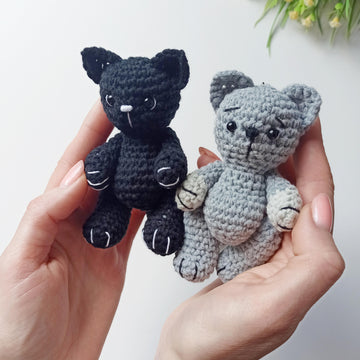 Little cat toy keychain