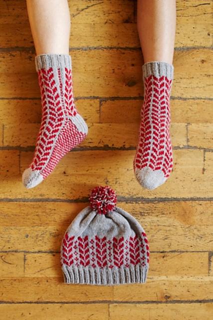 Silver Maple Comfy Socks & Beanie