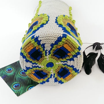 Vase with peacock eyes