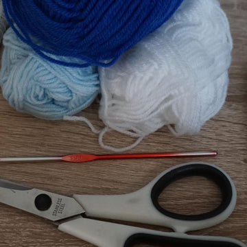 Crochet pattern muesli bowl and a muesli box with content