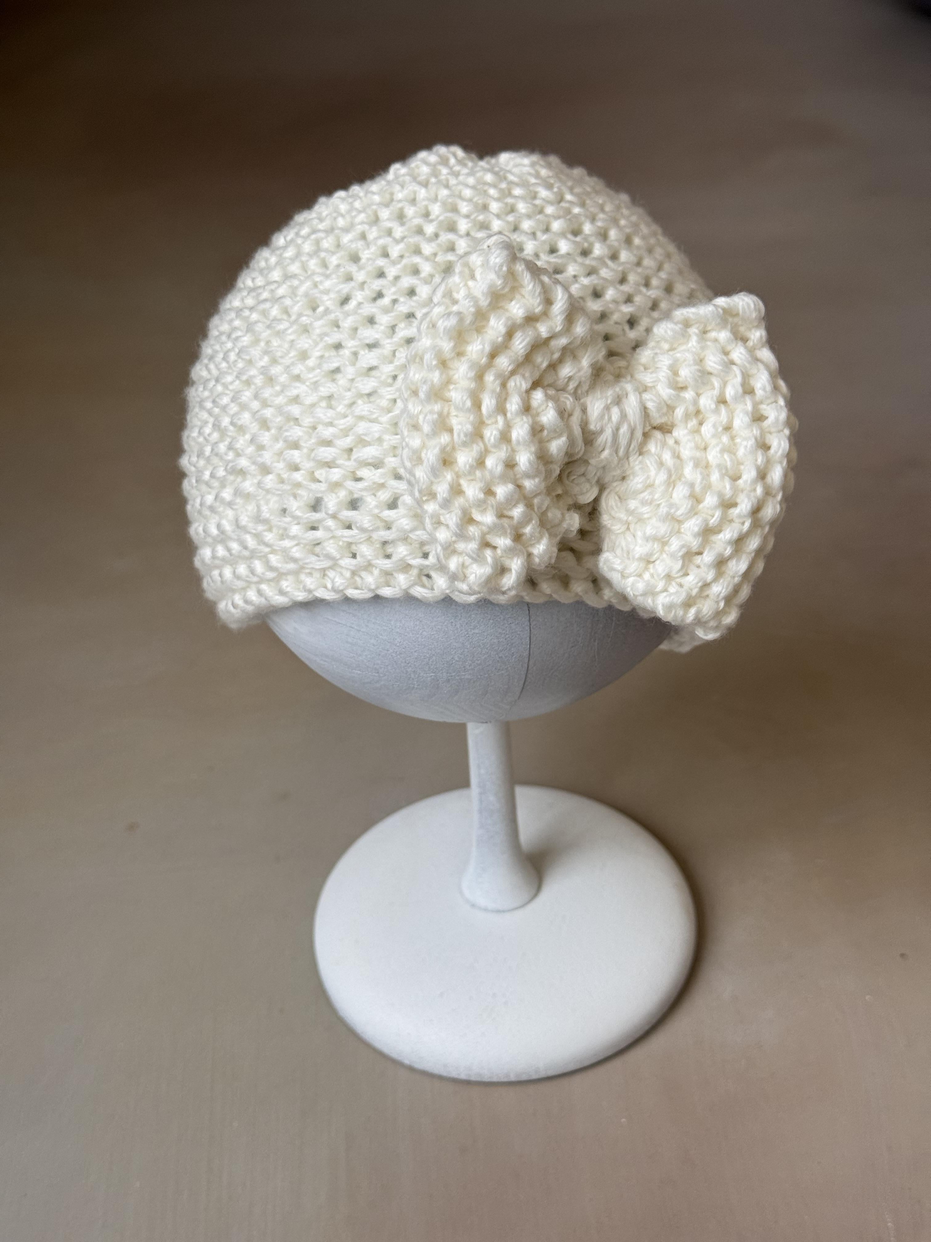 Baby bow beanie
