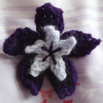 Periwinkle Flower Knitted Brooch