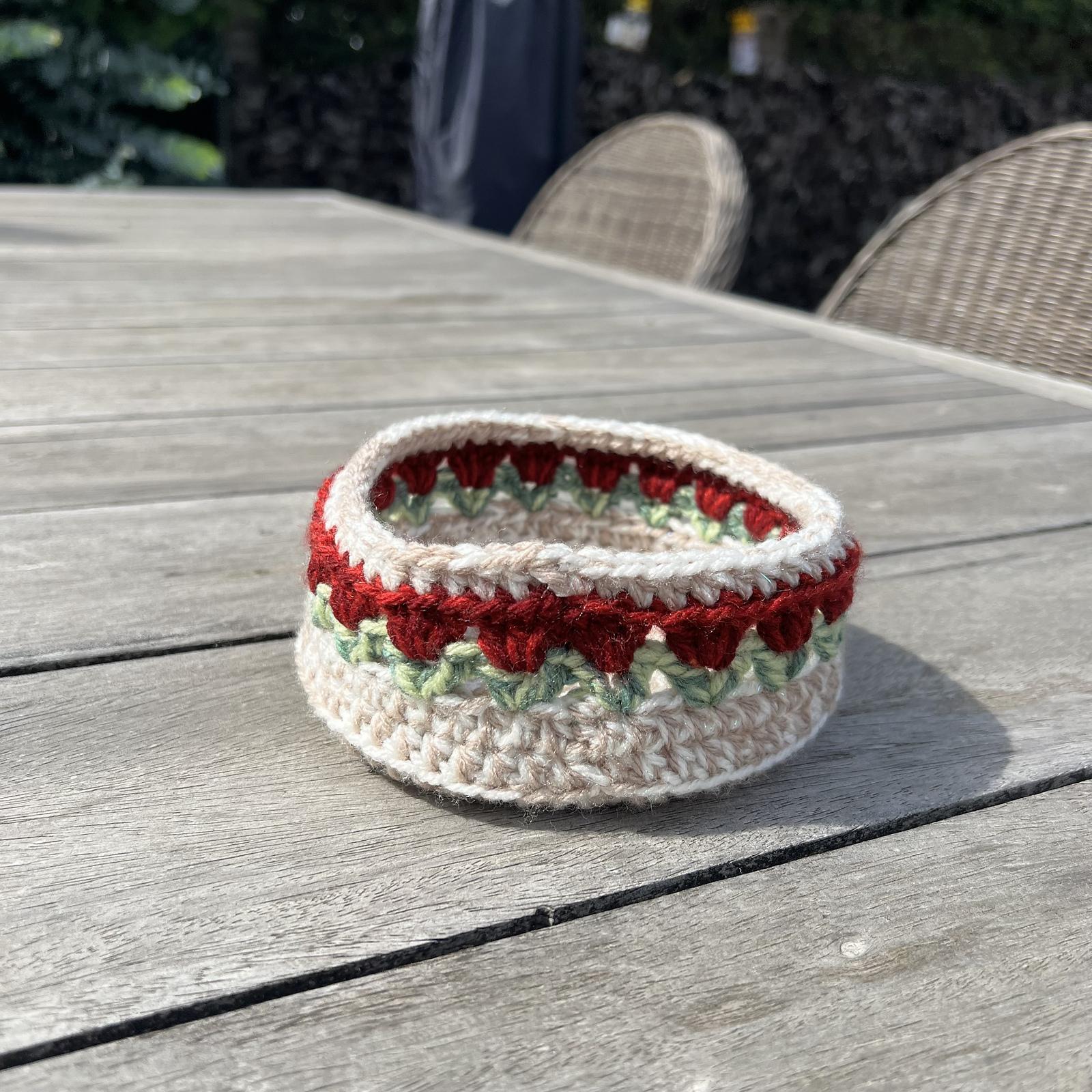 Round Tulip Basket
