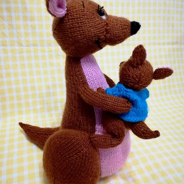 Knitted Kanga and Roo