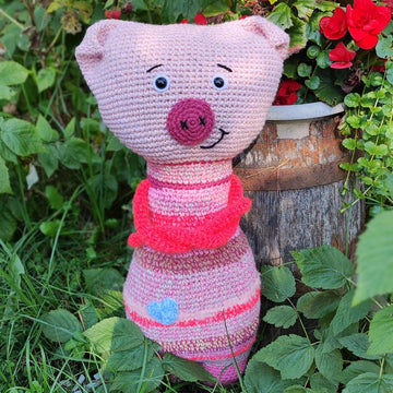 Scrap yarn Pig
