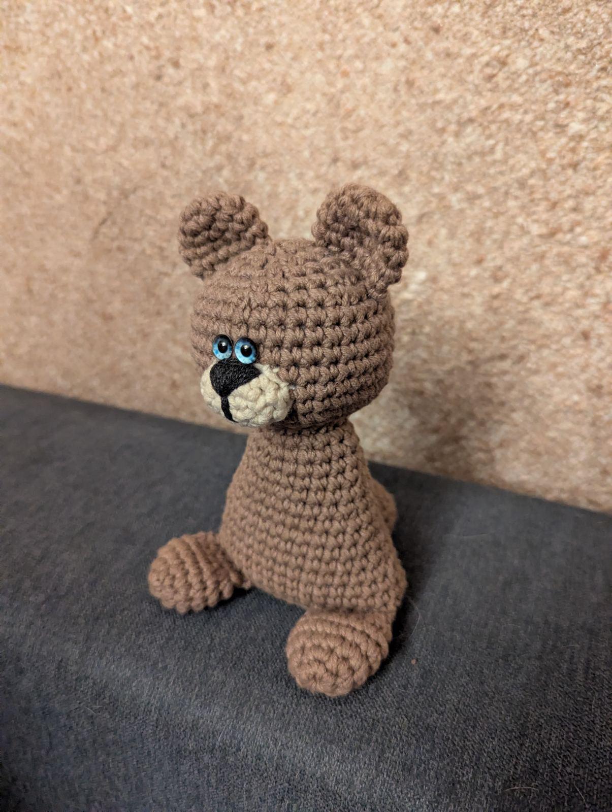 Bear Amigurumi Phone Stand English-US