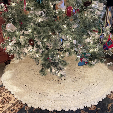Bonnie's Aran Cabled Christmas Tree Skirt