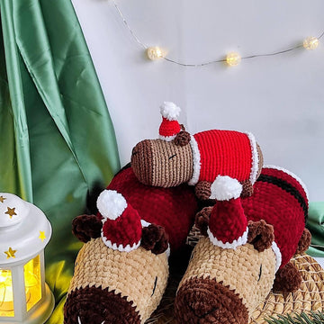 Amigurumi funny capybara Santa
