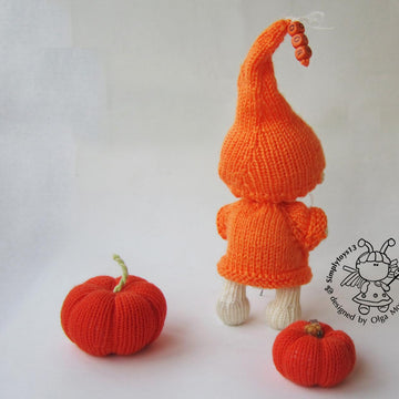 Pebble doll Halloween BOO and two pumpkins