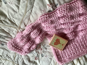 Little Marilyn Puff Pullover
