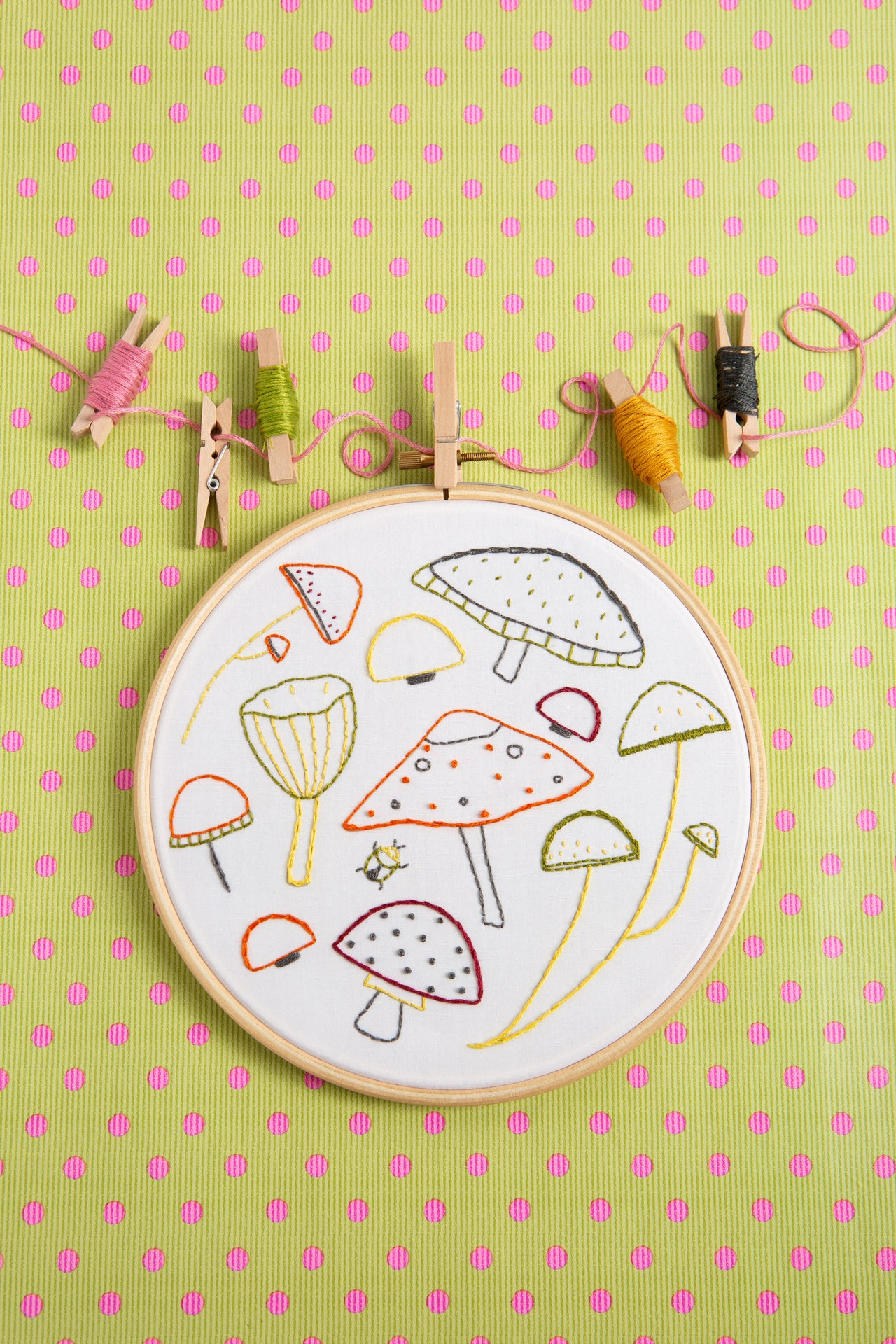 Hawthorn Handmade Marvellous Mushrooms Printed Embroidery Kit - 7in