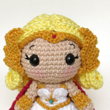 She-ra amigurumi doll - crochet pattern by Crochelandia
