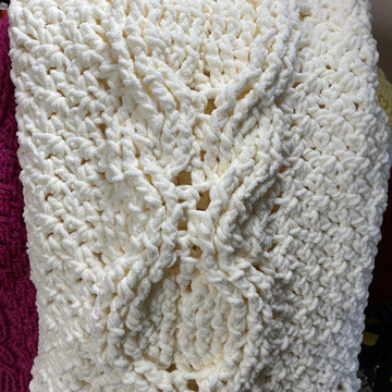 Cushy Cabled Throw