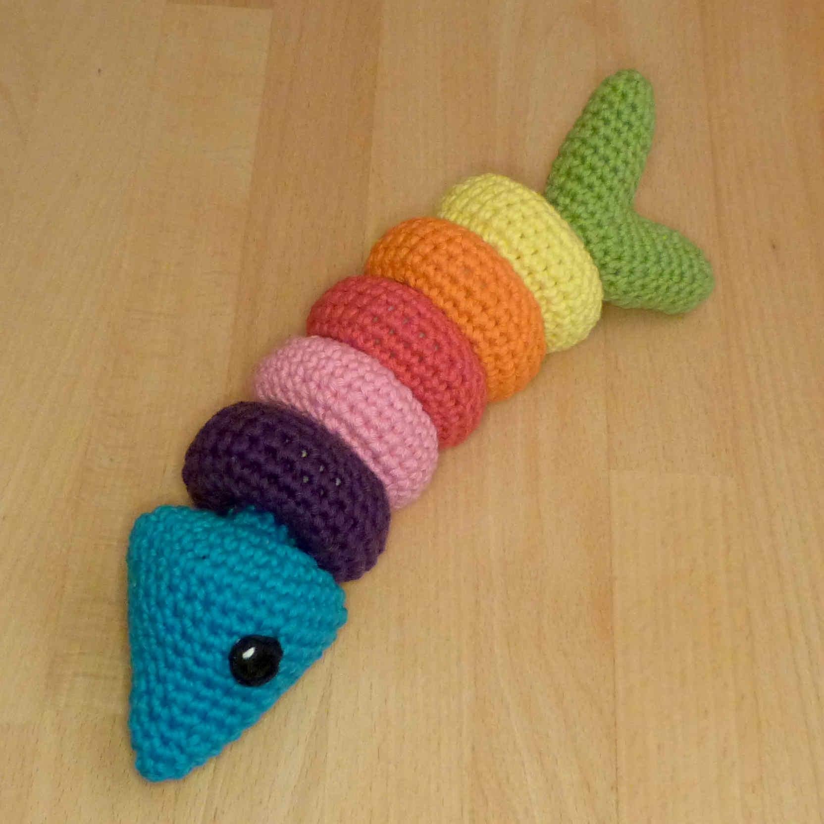 Stacking toy fish