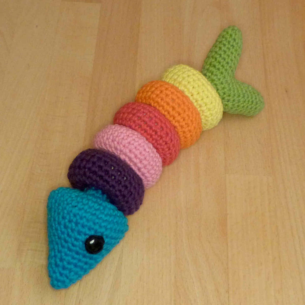 Stacking toy fish