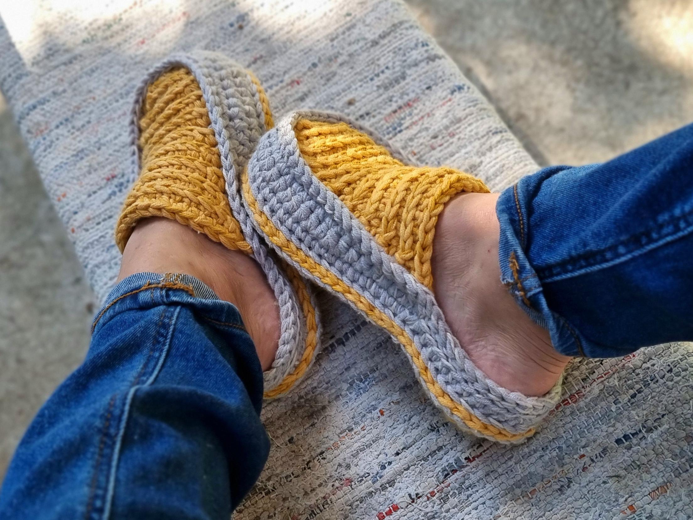 Double sole crochet slippers for adults and kids pattern S28