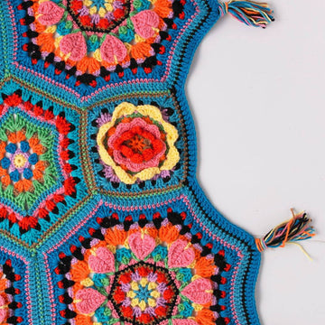 Casa Kahlo Blanket - Free Crochet Pattern For Home in Paintbox Yarns Simply Chunky