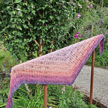 Flat Triangular Scarf "Himera"