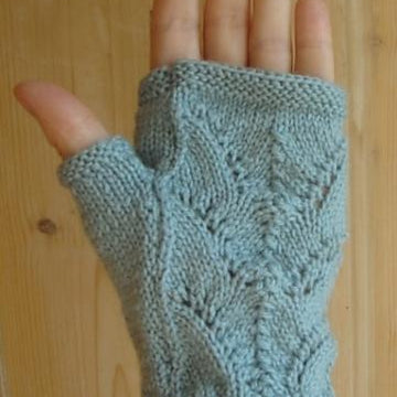 Lily-of-the-Valley fingerless mitts/gloves
