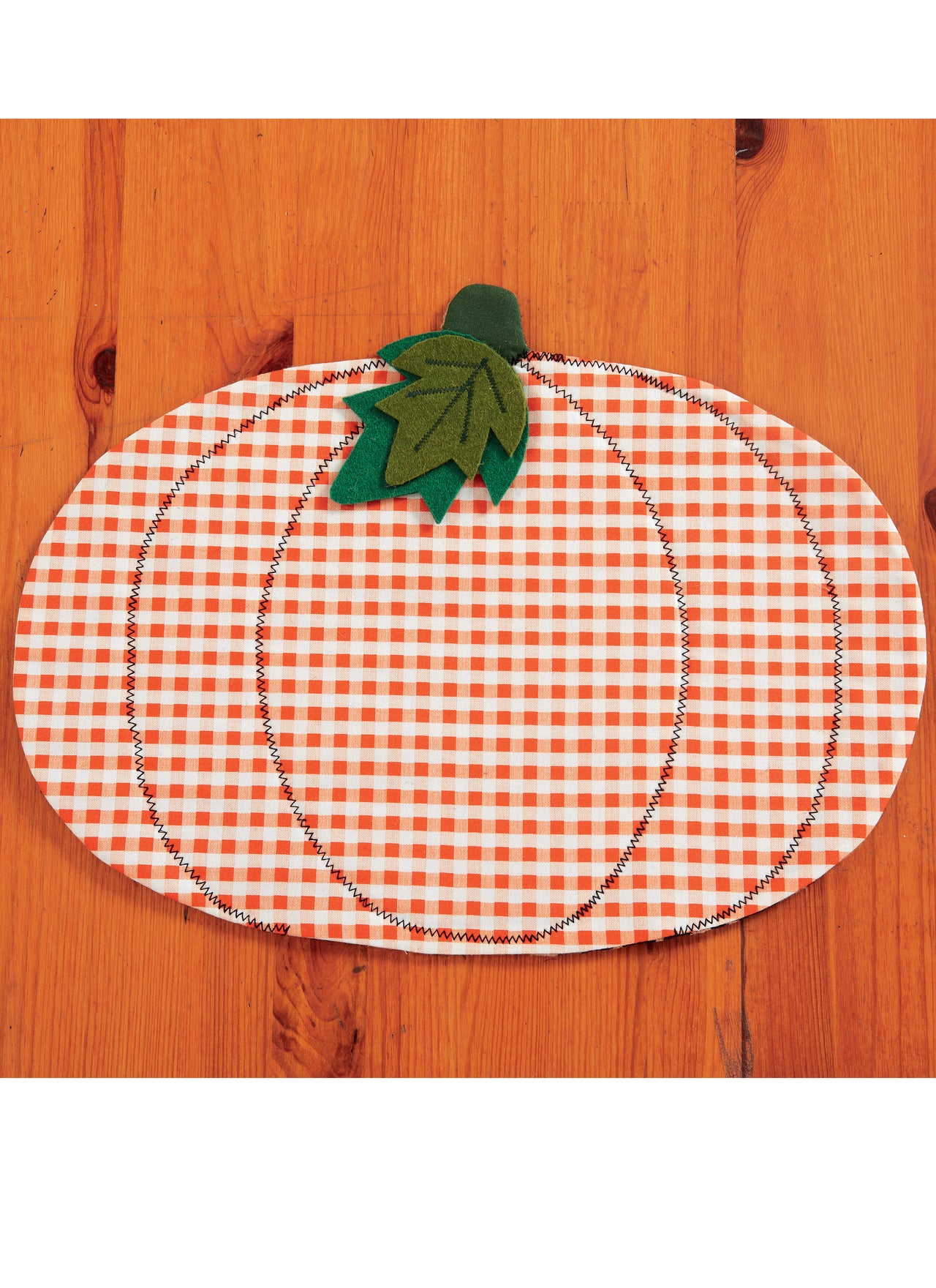 McCall's Pumpkin Placemats/Table Runner Witch Hat/Legs and Wreaths M7490 - Paper Pattern One Size