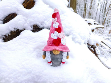 Valentine gnome girl