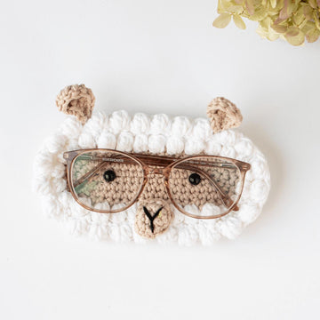 Sheep needs glasses