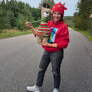 Scrap yarn Christmas Deer