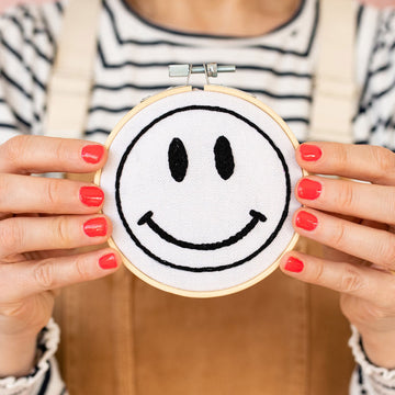 Cotton Clara Happy Face Embroidery Kit - 11cm (White)