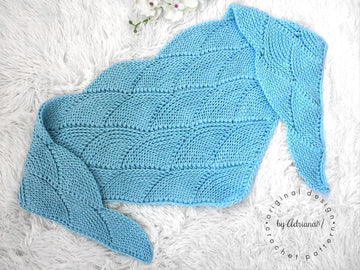 AQUA knit-look triangular shawl