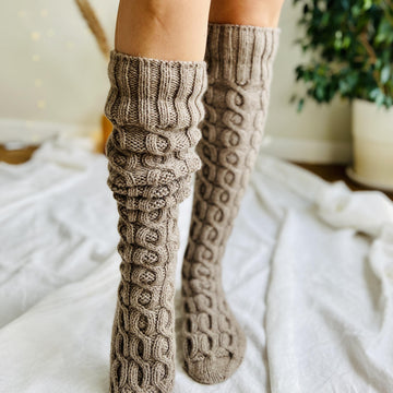 Chain cable knee socks