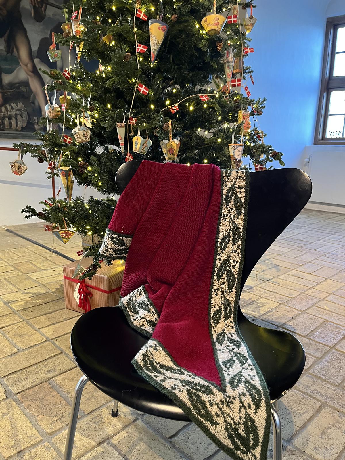 Holly Wreath Shawl