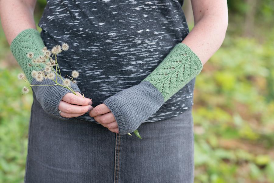 Artemisia Mitts