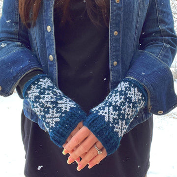 Falling Snowflakes Mitts