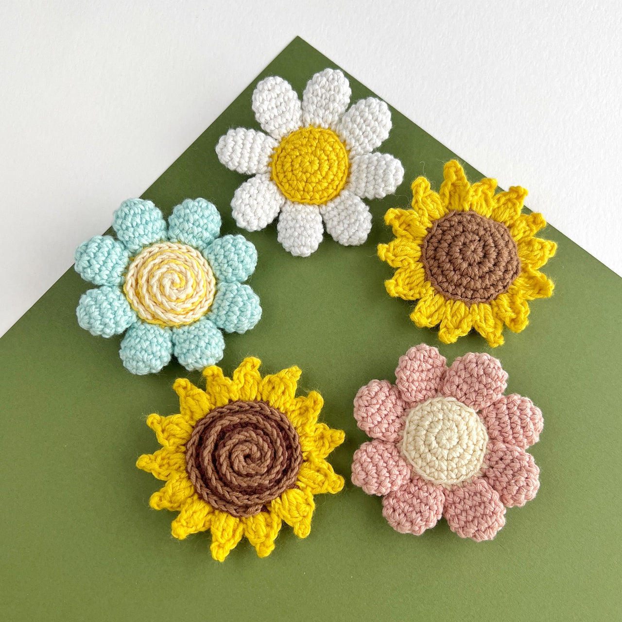 No sew crochet Flower keychain pattern bundle, Daisy, Sunflower and Flower charm