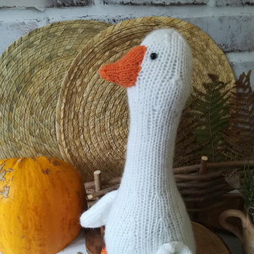 Knit serious goose, white goose knitting pattern